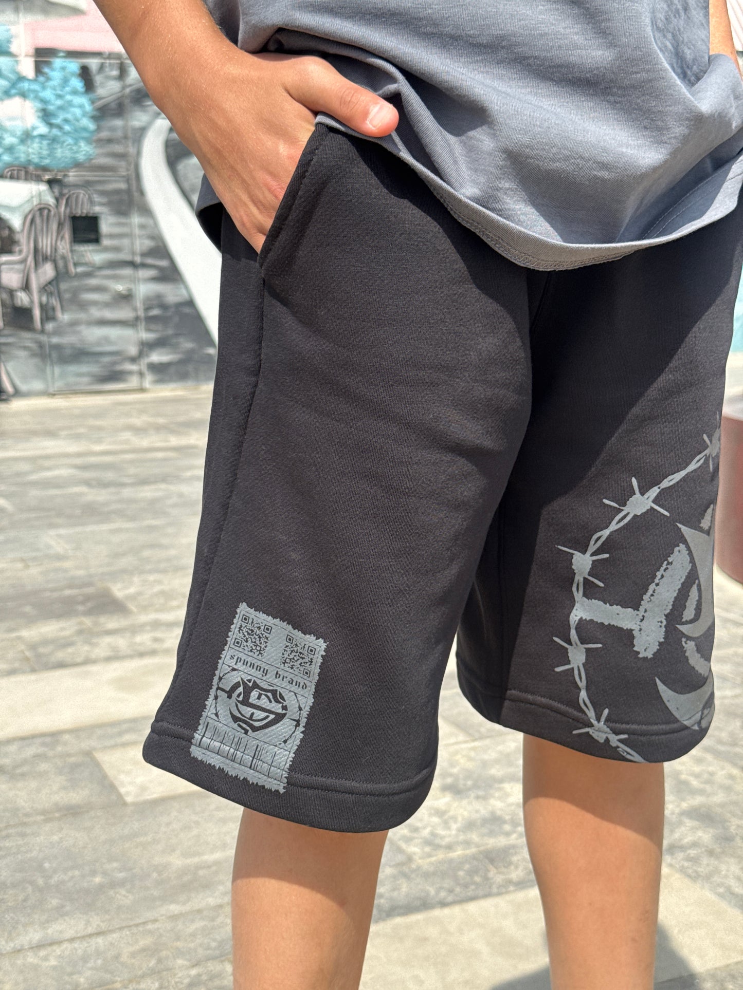 Spny black short